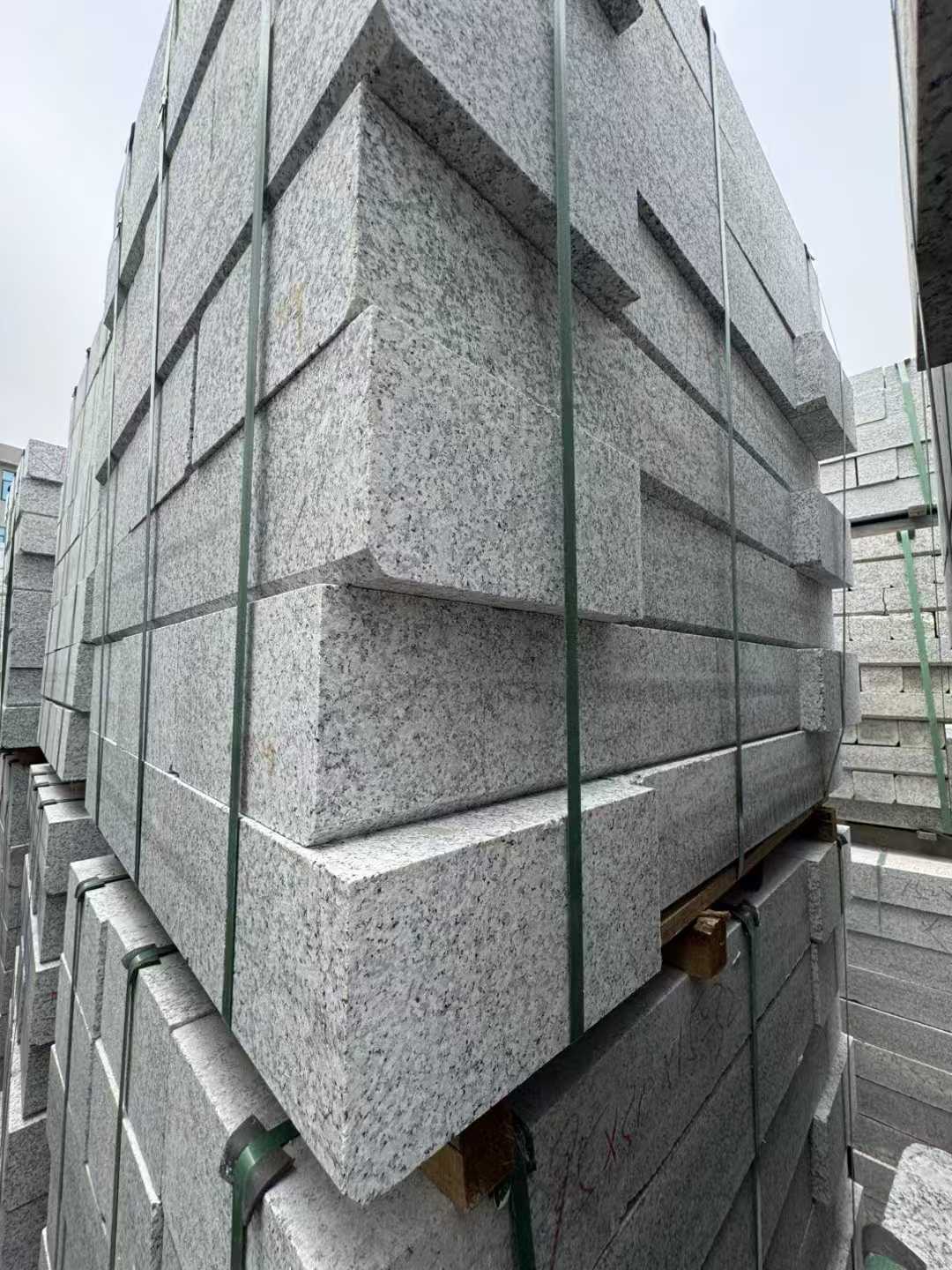 韶关芝麻白路牙石 马路牙子